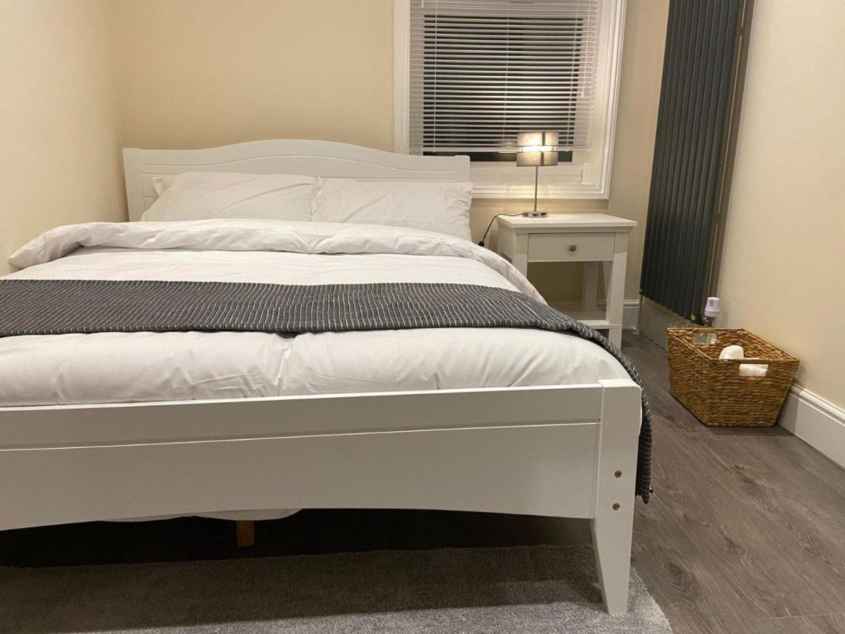 Beautiful Rooms Only Few Steps Away From Bruce Grove Tottenham Stadium London Exteriör bild